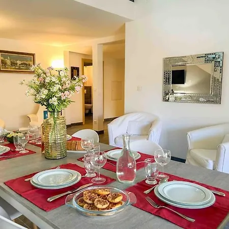 144m2 Au Coeur De Avec Garage Apartment