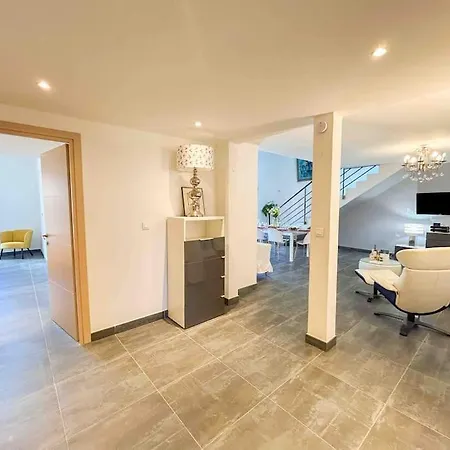 Apartment 144m2 Au Coeur De Avec Garage